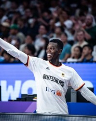 Baccarat-冷静施罗德完胜急躁东契奇 德国5战全胜不可阻挡